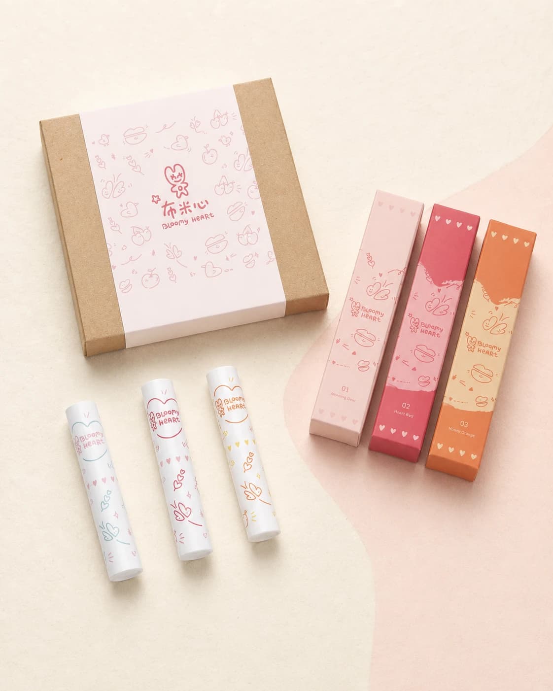 微光花語三色潤唇膏、三款小紙盒與牛皮紙禮盒示意
